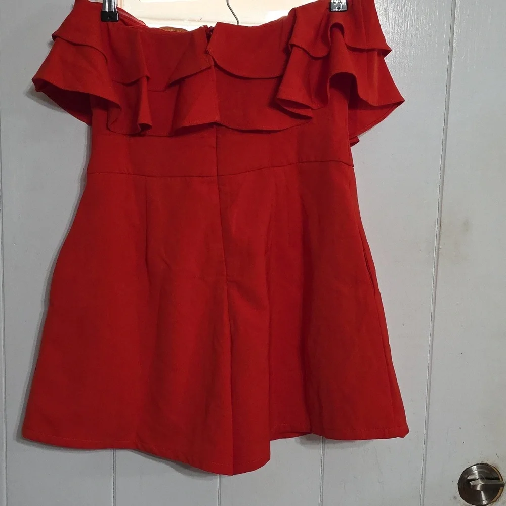 Flying Tomato Women's Romper Red Ruffly Strapless Shorts Pockets Dressy Sz M EUC